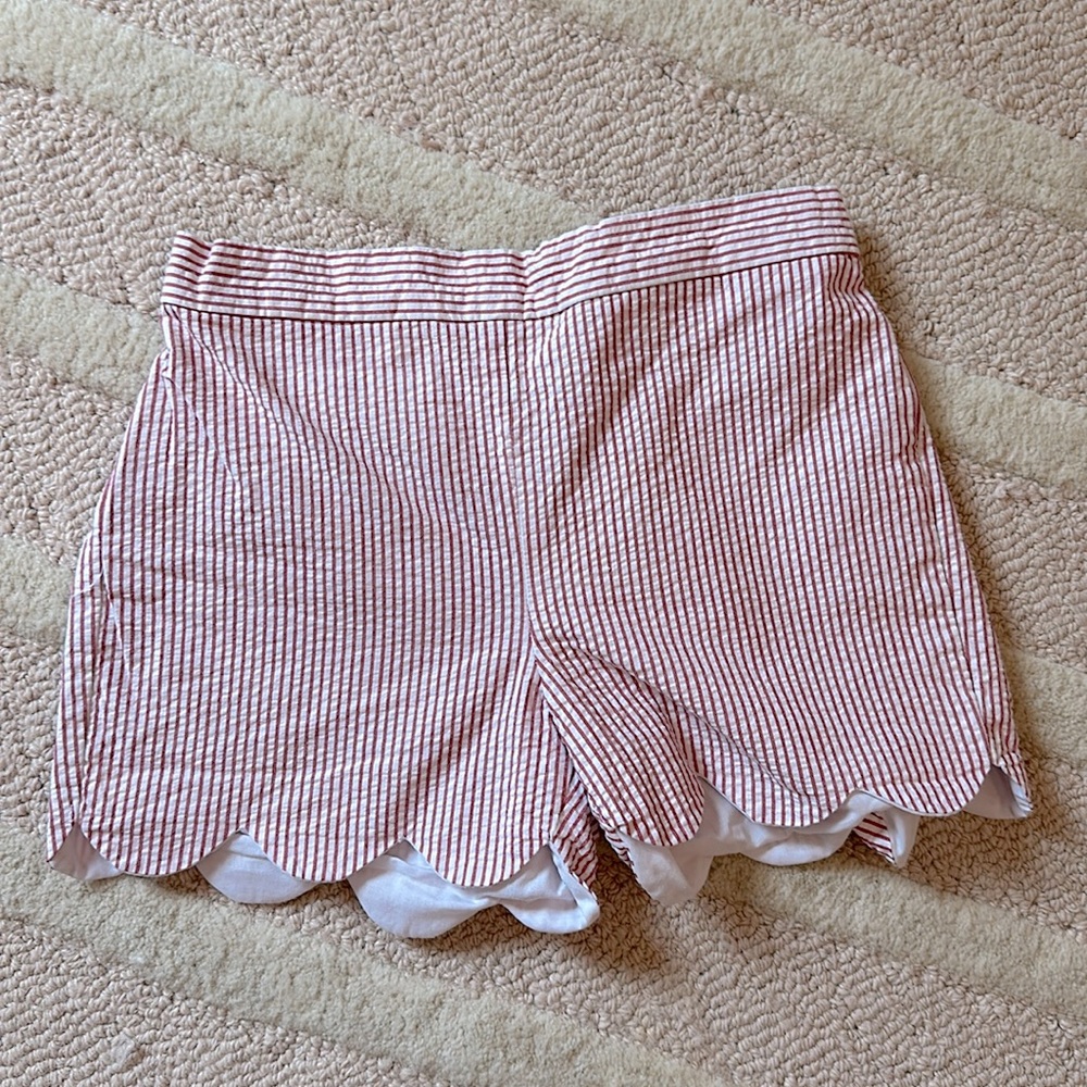 Bella Bliss Jane Scalloped Shorts in red seersucker stripe